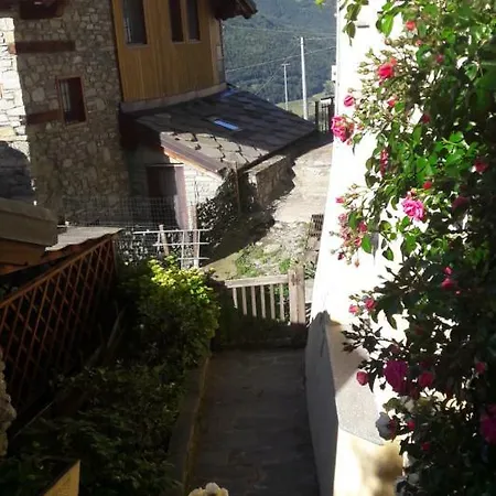 Clou Accomodation Aosta Exterior foto